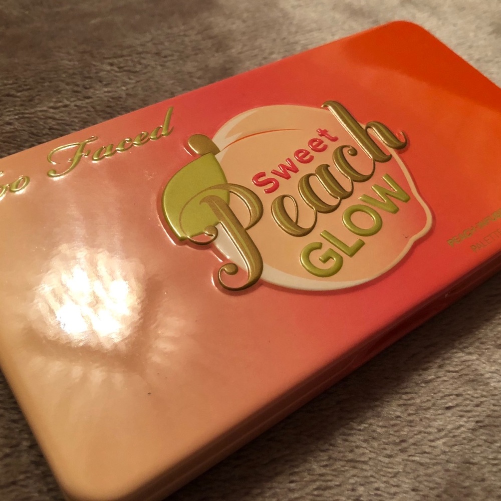 Too Faced sweet peach glow palette